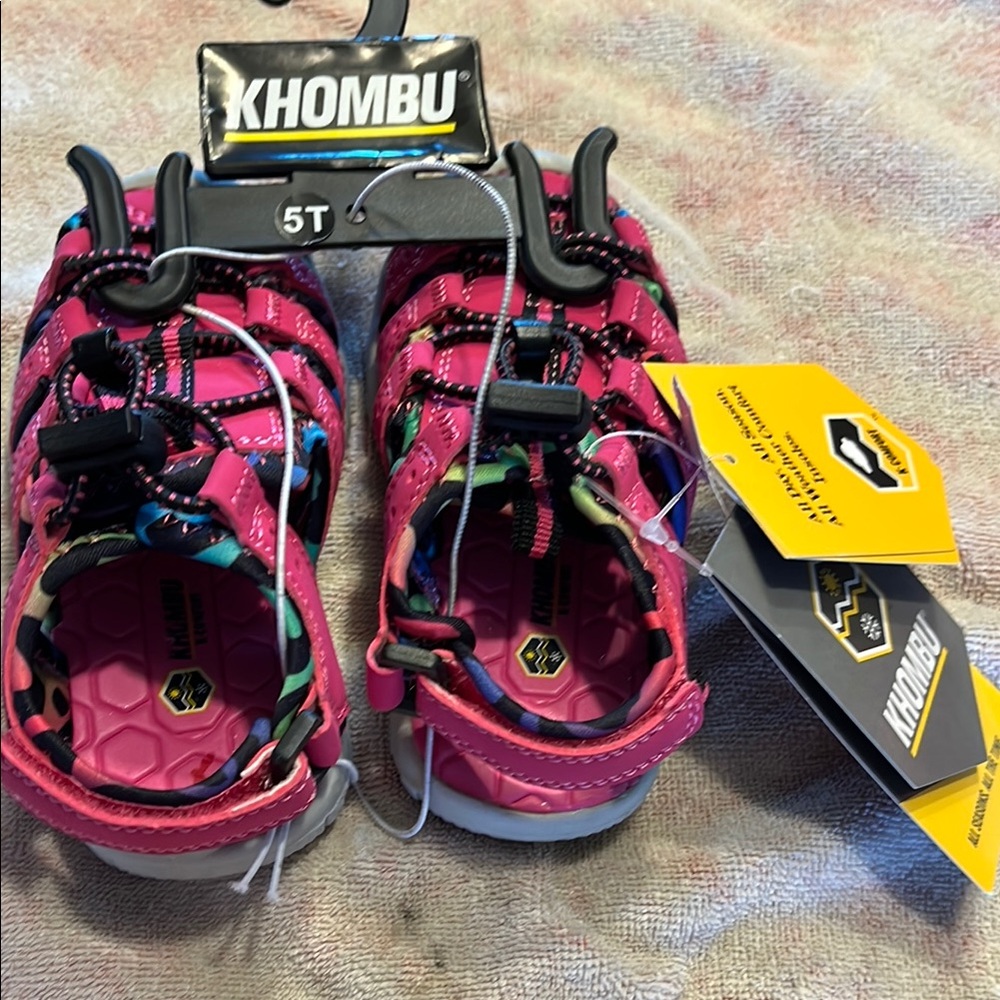 Khombu Kids Pink Shoes